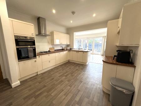 4 bedroom Semi-detached house for sale in Burnside, Rolleston on Dove, Burton-on-Trent, DE13