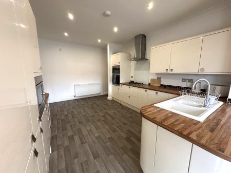 4 bedroom Semi-detached house for sale in Burnside, Rolleston on Dove, Burton-on-Trent, DE13