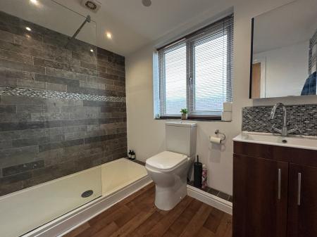 4 bedroom Semi-detached house for sale in Burnside, Rolleston on Dove, Burton-on-Trent, DE13