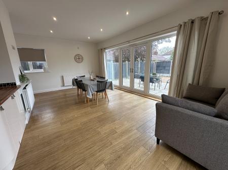 4 bedroom Semi-detached house for sale in Burnside, Rolleston on Dove, Burton-on-Trent, DE13