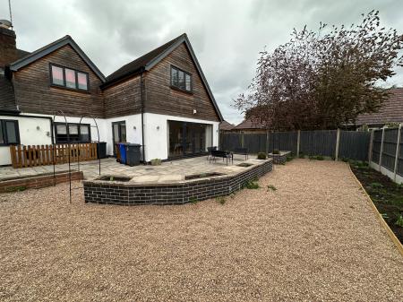 4 bedroom Semi-detached house for sale in Burnside, Rolleston on Dove, Burton-on-Trent, DE13