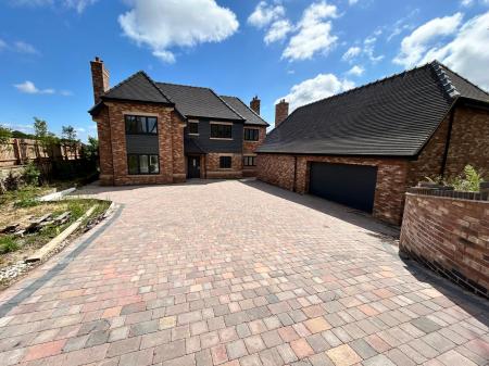Burton Road, Midway, Swadlincote, DE11