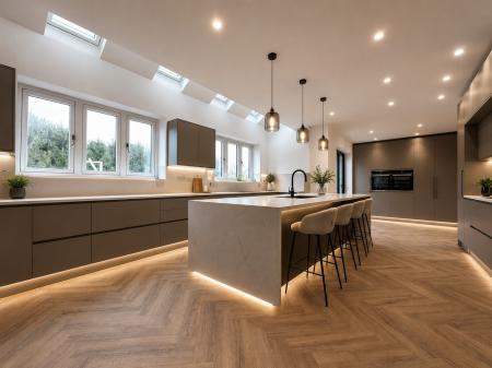 5 bedroom Detached house for sale in Burton Road, Midway, Swadlincote, DE11