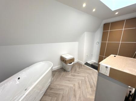 5 bedroom Detached house for sale in Burton Road, Midway, Swadlincote, DE11