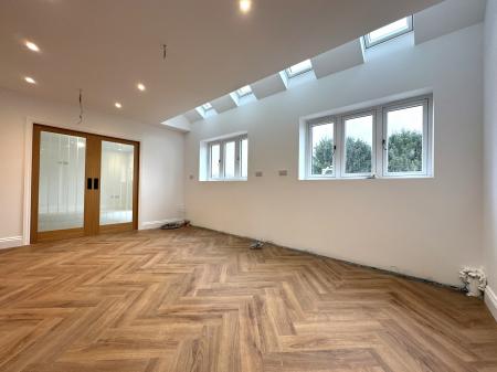 5 bedroom Detached house for sale in Burton Road, Midway, Swadlincote, DE11