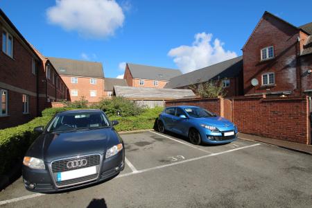 2 bedroom Flat for sale in Caroline Court, Burton-on-Trent, DE14