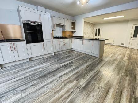 4 bedroom Detached house for sale in Church Road, Stretton, Burton-on-Trent, DE13