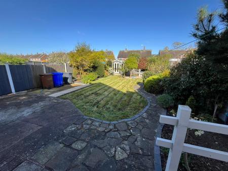 4 bedroom Detached house for sale in Church Road, Stretton, Burton-on-Trent, DE13