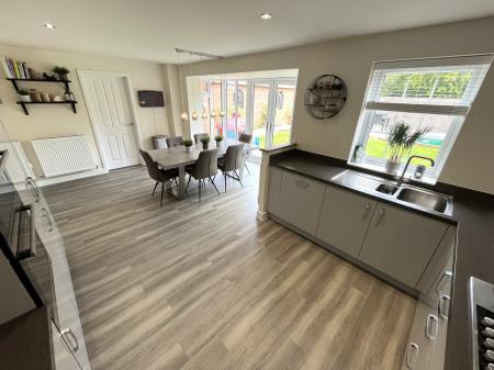 4 bedroom Detached house for sale in Galloway Road, Drakelow, Burton-on-Trent, DE15