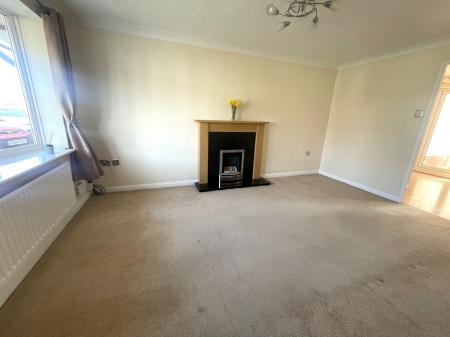 3 bedroom Semi-detached house for sale in Goodwood Close, Stretton, Burton-on-Trent, DE13