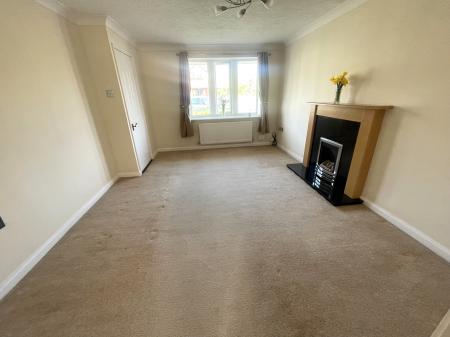 3 bedroom Semi-detached house for sale in Goodwood Close, Stretton, Burton-on-Trent, DE13