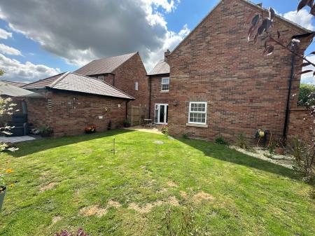 4 bedroom Detached house for sale in Hargate Lane, Newton Solney, Burton-on-Trent, DE15