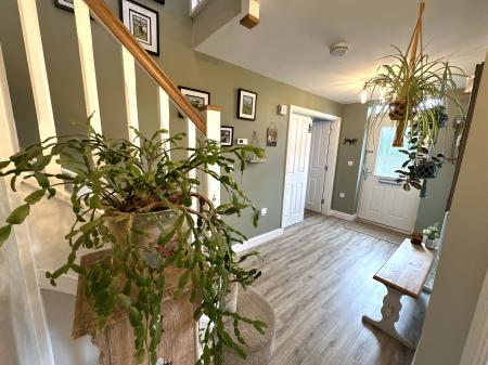 4 bedroom Detached house for sale in Hargate Lane, Newton Solney, Burton-on-Trent, DE15