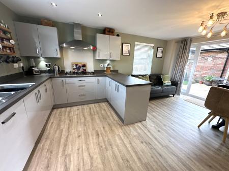 4 bedroom Detached house for sale in Hargate Lane, Newton Solney, Burton-on-Trent, DE15