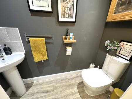 4 bedroom Detached house for sale in Hargate Lane, Newton Solney, Burton-on-Trent, DE15