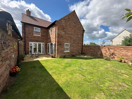 4 bedroom Detached house for sale in Hargate Lane, Newton Solney, Burton-on-Trent, DE15