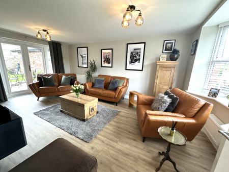 4 bedroom Detached house for sale in Hargate Lane, Newton Solney, Burton-on-Trent, DE15