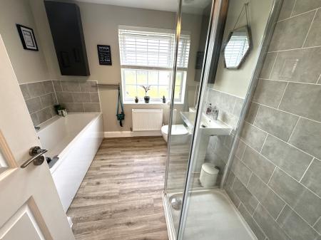4 bedroom Detached house for sale in Hargate Lane, Newton Solney, Burton-on-Trent, DE15