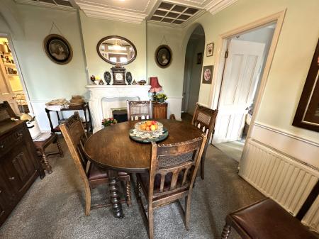 4 bedroom Detached bungalow for sale in Highfield Drive, Burton-on-Trent, DE15