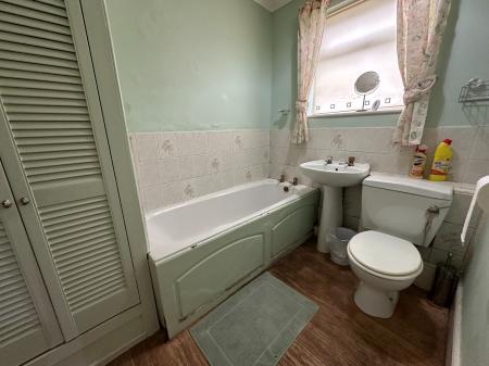 2 bedroom Detached house for sale in Mount Pleasant Road, Swadlincote, DE11