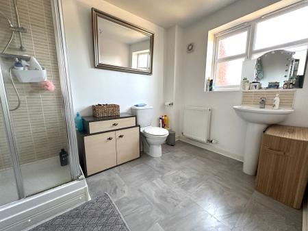 4 bedroom Town house for sale in Panama Road, Burton-on-Trent, DE13
