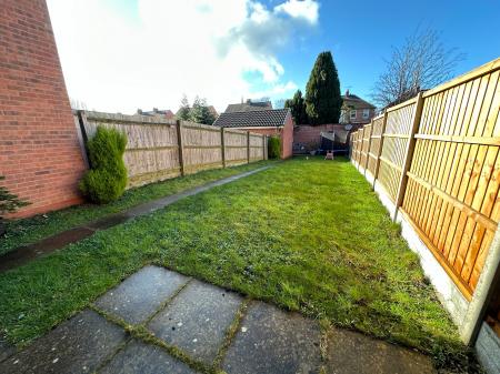 4 bedroom Town house for sale in Panama Road, Burton-on-Trent, DE13