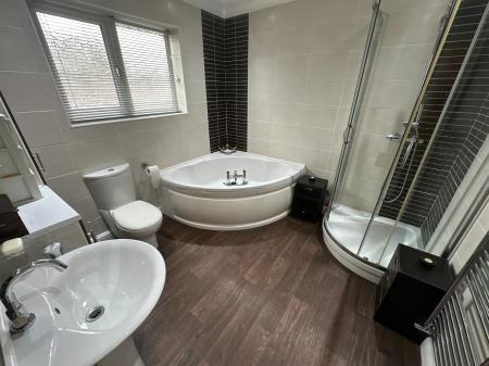 4 bedroom Detached house for sale in Sheffield Street, Burton-on-Trent, DE14