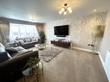 5 bedroom Detached house for sale in Sidings Drive, Drakelow, Burton-on-Trent, DE15