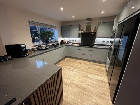 5 bedroom Detached house for sale in Sidings Drive, Drakelow, Burton-on-Trent, DE15