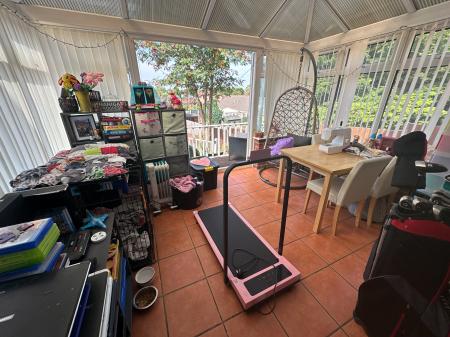 4 bedroom Semi-detached house for sale in Stanton Road, Stapenhill, Burton-on-Trent, DE15