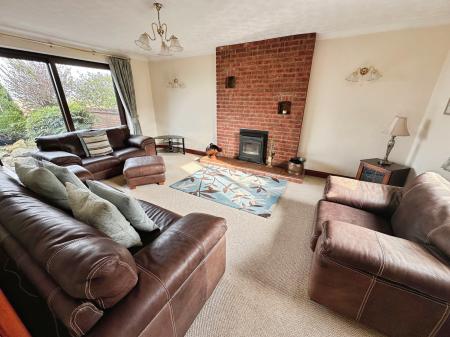 4 bedroom Detached house for sale in Stubby Lane, Draycott in the Clay, Derby, DE6