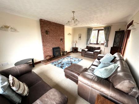 4 bedroom Detached house for sale in Stubby Lane, Draycott in the Clay, Derby, DE6