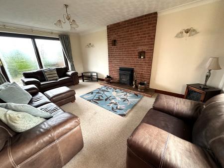 4 bedroom Detached house for sale in Stubby Lane, Draycott in the Clay, Derby, DE6