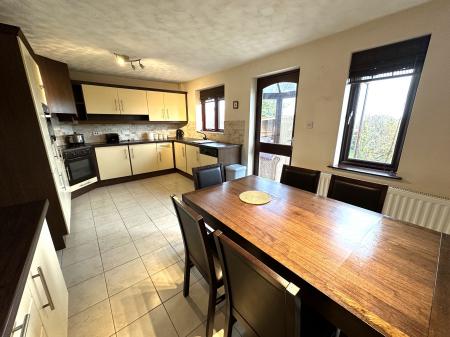 4 bedroom Detached house for sale in Stubby Lane, Draycott in the Clay, Derby, DE6