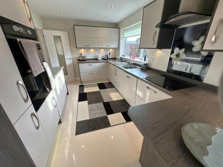 2 bedroom Semi-detached bungalow for sale in Ashford Road, Burton-on-Trent, DE13