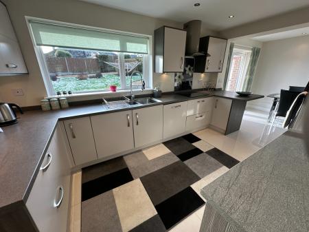 2 bedroom Semi-detached bungalow for sale in Ashford Road, Burton-on-Trent, DE13
