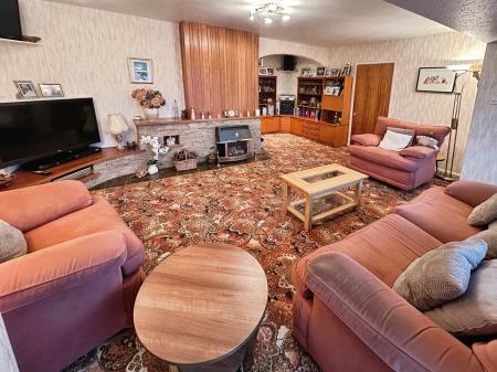 4 bedroom Detached house for sale in Beamhill Road, Anslow, Burton-on-Trent, DE13