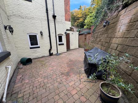 3 bedroom Character Property for sale in Bearwood Hill Road, Winshill, Burton-on-Trent, DE15