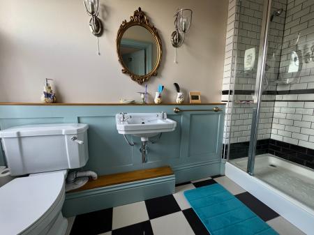 3 bedroom Character Property for sale in Bearwood Hill Road, Winshill, Burton-on-Trent, DE15