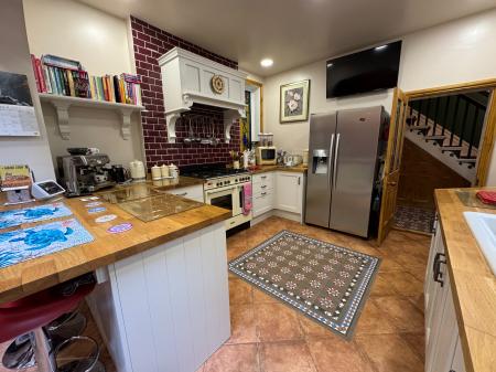 3 bedroom Character Property for sale in Bearwood Hill Road, Winshill, Burton-on-Trent, DE15