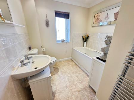4 bedroom Detached house for sale in Blueberry Way, Woodville, Swadlincote, DE11