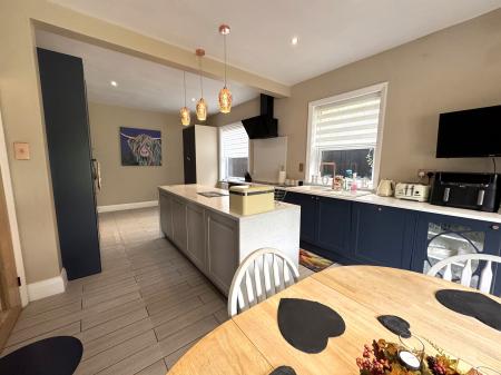 3 bedroom Detached house for sale in Burton Road, Castle Gresley, Swadlincote, Derbyshire, DE11