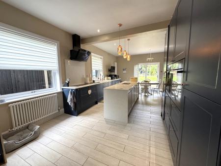 3 bedroom Detached house for sale in Burton Road, Castle Gresley, Swadlincote, Derbyshire, DE11