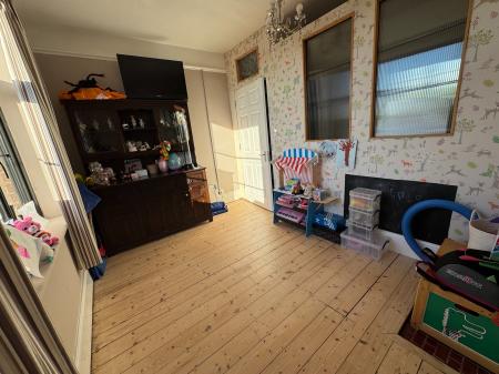 3 bedroom Detached house for sale in Burton Road, Castle Gresley, Swadlincote, Derbyshire, DE11