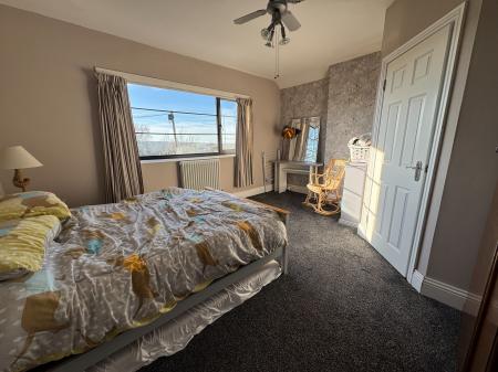 3 bedroom Detached house for sale in Burton Road, Castle Gresley, Swadlincote, Derbyshire, DE11