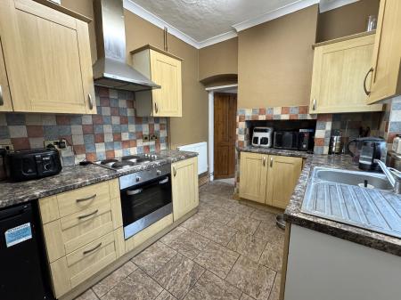 3 bedroom Semi-detached house for sale in Burton Road, Woodville, Swadlincote, DE11