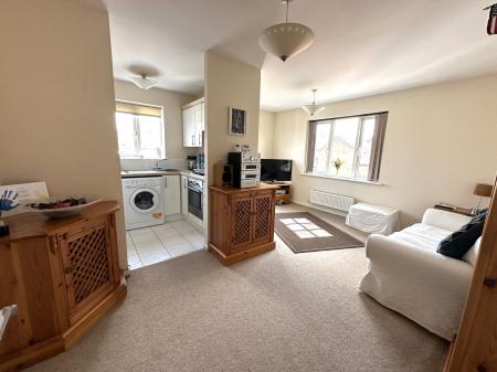 2 bedroom Maisonette for sale in Caroline Court, Burton-on-Trent, DE14