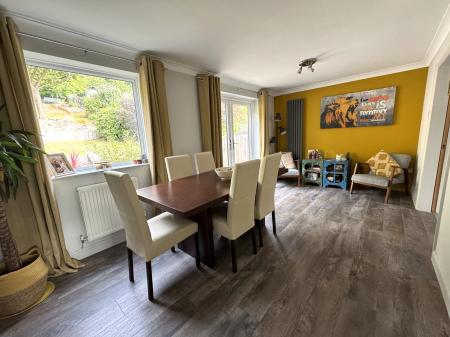 4 bedroom Detached house for sale in Derwent Road, Brizlincote Valley, Burton-on-Trent, DE15