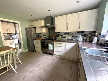 4 bedroom Detached house for sale in Derwent Road, Brizlincote Valley, Burton-on-Trent, DE15