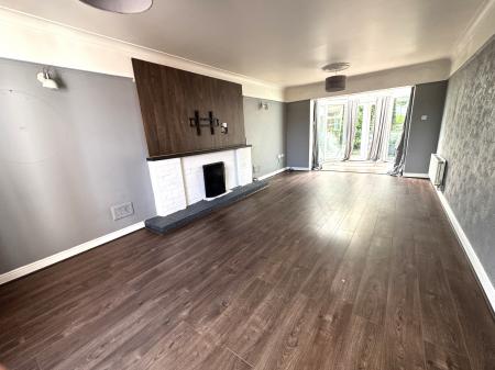 4 bedroom Detached house for sale in Derwent Road, Brizlincote Valley, Burton-on-Trent, DE15